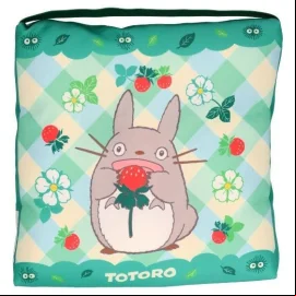 Peluche Mon voisin Totoro coussin Totoro & Strawberries 30 x 30 x 5 cm 
